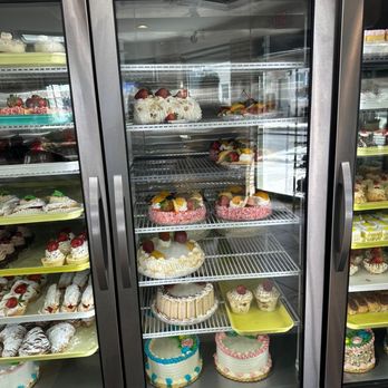 Elm St Bakery - Bakeries Near Me - Everett, Massachusetts