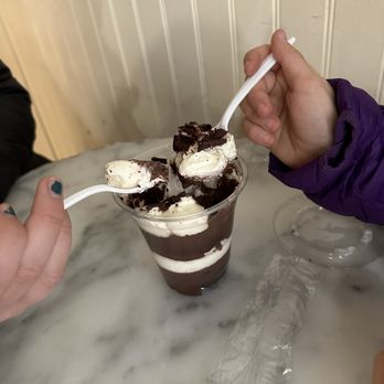 Magnolia Bakery - Bakeries Near Me - Chicago, Illinois Magnolia Bakery - Bakeries Near Me - Chicago, Illinois