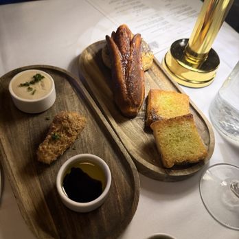 Linden - Breaking bread - New American Near Me - Los Angeles, California