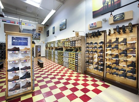 shoe warehouse signal hill