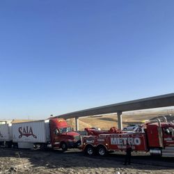 Metro Towing - Heavy duty towing service Merced County California.