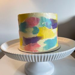 Kinfolk & Kompany Event Venue - Smash birthday cake