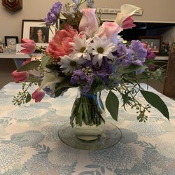 Black Tie Roses - Floral arrangement