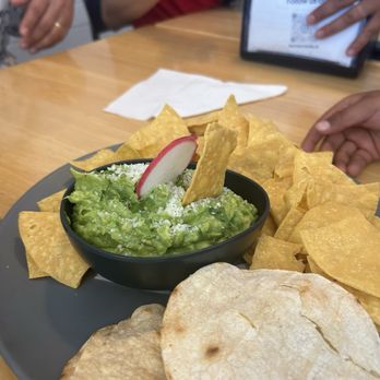 Maíz Picante - Chips and guacamole - Tacos Near Me - Santa Barbara, California Maíz Picante - Chips and guacamole - Tacos Near Me - Santa Barbara, California