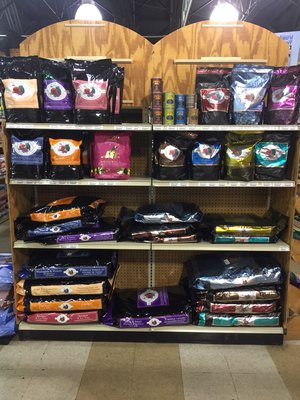 laura's pet and horse supply
