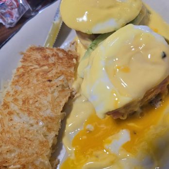Anna Miller's - California Benedict. Tomato avocado. Add Canadian bacon. Hash brown. - Bakeries Near Me - Aiea, Hawaii