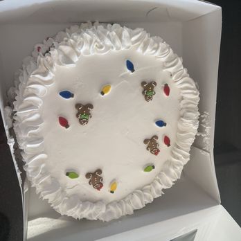 Ice Cream Social - Holiday Cake - Ice Cream & Frozen Yogurt Near Me - Greenlawn, New York Ice Cream Social - Holiday Cake - Ice Cream & Frozen Yogurt Near Me - Greenlawn, New York