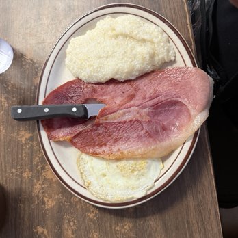 Hoskins Restaurant - Grits egg and ham - Seafood Near Me - North Myrtle Beach, South Carolina Hoskins Restaurant - Grits egg and ham - Seafood Near Me - North Myrtle Beach, South Carolina