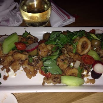 Earls Kitchen + Bar - Calamari - New American Near Me - Miami, Florida