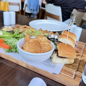 P2b Bistro & Bar - Canadian (New) Near Me - Vancouver, British Columbia