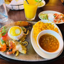 Chido's Tex-Mex Grill - Shrimp and chorizo fajita with mango margarita