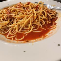 Salvatores Ristorante by Papà Reno - Spaghetti with meat sauce.