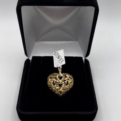 Wilmington Jewelry and Loan - Come and check out our beautiful jewelry for any occasion. 

#Gold Pendant #goldjewellry #pawshop #gold