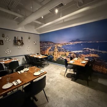 Siamo Napoli - Interior - Italian Near Me - San Diego, California Siamo Napoli - Interior - Italian Near Me - San Diego, California