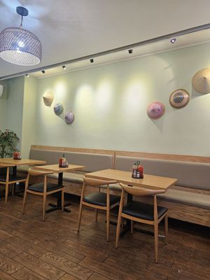 Mai's Vietnamese Restaurant by null