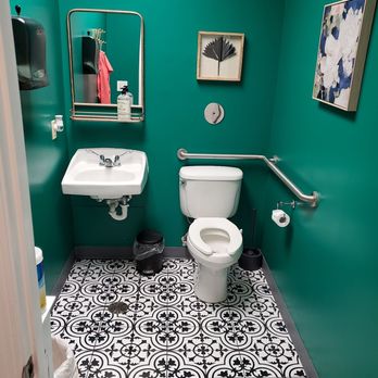 Salon Clover - Designer bathroom. Beautiful and clean. - Hair Salons Near Me - Sunset Hills, Missouri