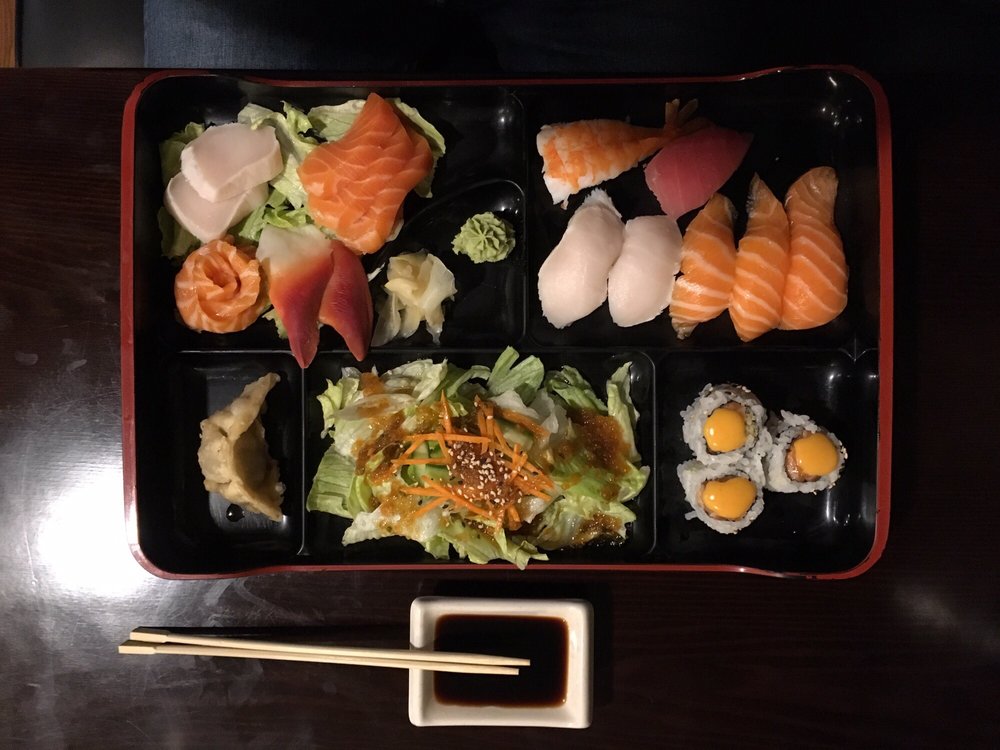 Jinju Sushi Logo