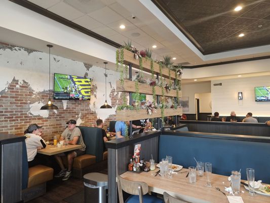Broken Yolk Cafe by null