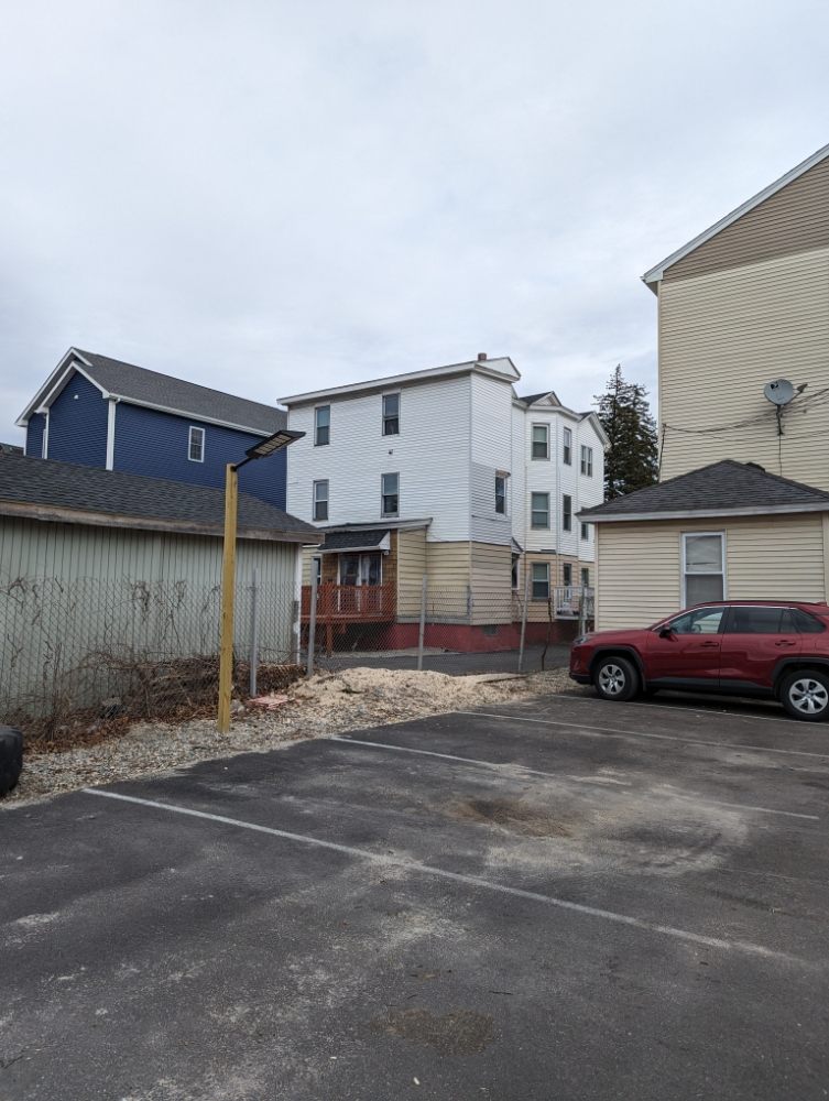 Sciuto Tree - tree service in East  Douglas, MA