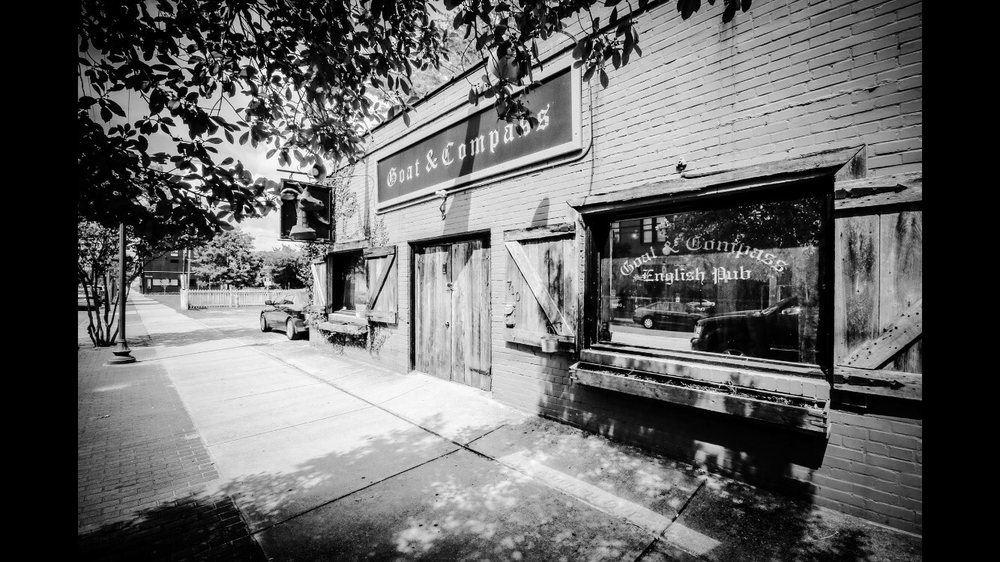GOAT AND COMPASS 30 Photos & 24 Reviews Pubs 710 N 4th St