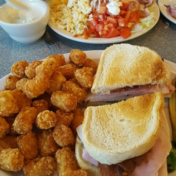 Casey's Restaurant - Be starving when you go here, you get enough food to feed a small army - Coffee & Tea Near Me - Roseburg, Oregon