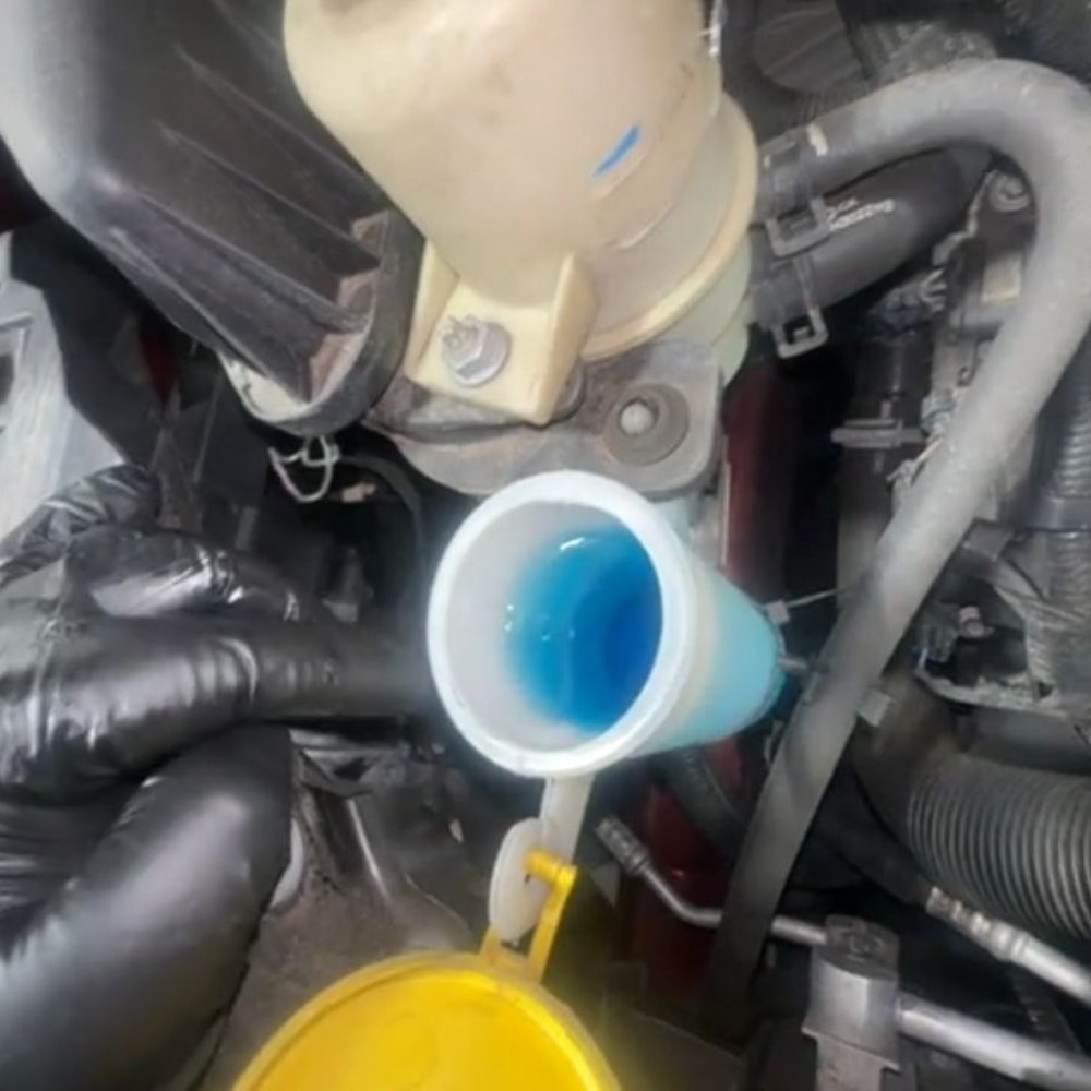 Hawk Chrysler Dodge Jeep Ram Fiat - Video review showing fluid top off. - Car Dealers Near Me - Forest Park, Illinois Hawk Chrysler Dodge Jeep Ram Fiat - Video review showing fluid top off. - Car Dealers Near Me - Forest Park, Illinois