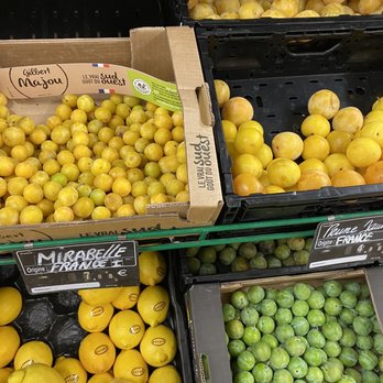 Supermarché Casino - Different lemon - Department Stores Near Me - Montignac, 24