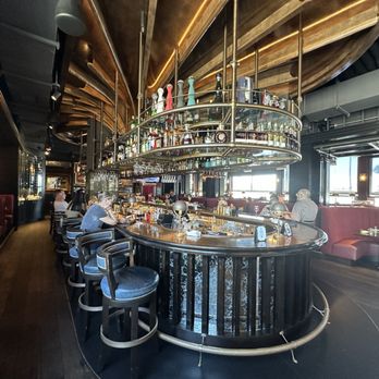 A PCH - Upper dining room and bar - Breakfast & Brunch Near Me - Long Beach, California