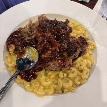 Emil's - Pulled pork mac & cheese - American Near Me - Grayslake, Illinois Emil's - Pulled pork mac & cheese - American Near Me - Grayslake, Illinois