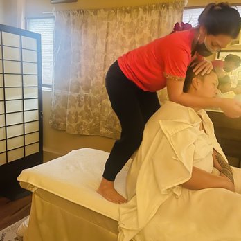 Siri Thai Massage - My sister getting her back stretched by Siri - Massage Therapy Near Me - Kaneohe, Hawaii Siri Thai Massage - My sister getting her back stretched by Siri - Massage Therapy Near Me - Kaneohe, Hawaii