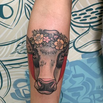 Lilium Tattoo Hawaii - Cow with a flower crown! Done by Chris. I love it! - Tattoo Near Me - Honolulu, Hawaii Lilium Tattoo Hawaii - Cow with a flower crown! Done by Chris. I love it! - Tattoo Near Me - Honolulu, Hawaii