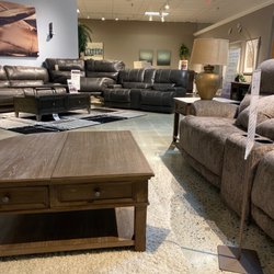 Ashley Store - Showroom