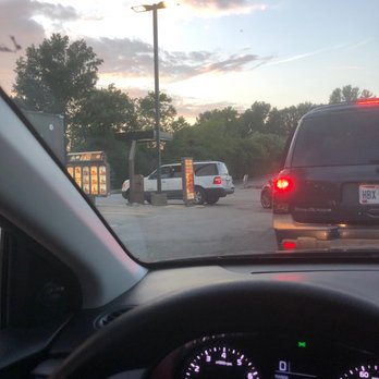 Wendy's - Line to drive thru - Fast Food Near Me - Cincinnati, Ohio Wendy's - Line to drive thru - Fast Food Near Me - Cincinnati, Ohio