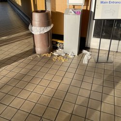 Kroger - Entrance on 4/24/23 7:22pm