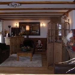 Hotel à Courchevel - Un salon détente de l'hôtel Les Monts Charvin