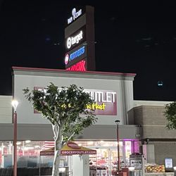 Palm Court - Grocery Outlet new location