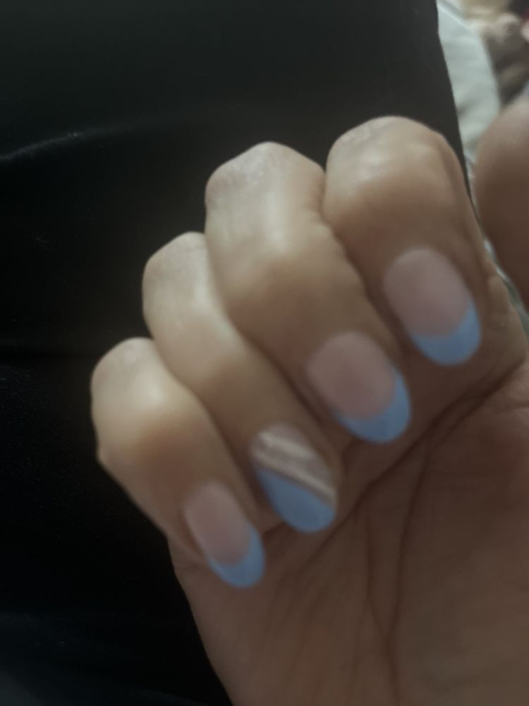 DIP Nails & Spa Logo