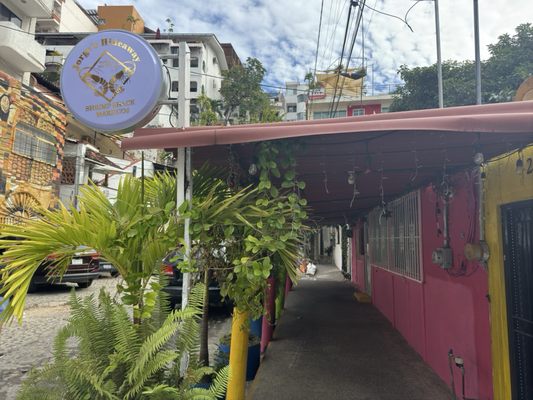 Jorges Hideaway Shrimp Shack by null