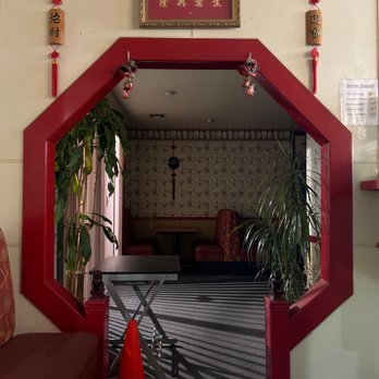 Golden China - the entrance to a chinese restaurant - Chinese Near Me - Lodi, California