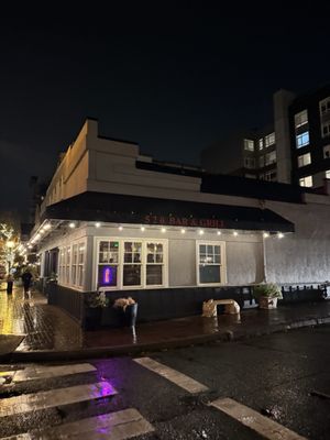 520 Bar & Grill by null