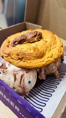 Insomnia Cookies by null
