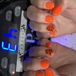 T'bro nails & Spa - Happy Halloween