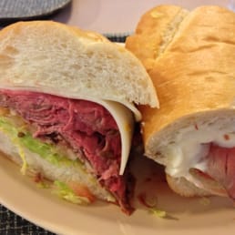 Roast beef sandwich with provolone cheese Roast beef sandwich with provolone cheese