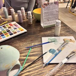 The Pottery Place - Table set up