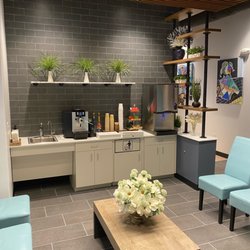 Razor's Edge Barber Shop - The waiting area for Razor's Edge.