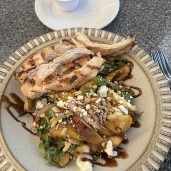 Yardley Inn Restaurant & Bar - Peach and goat cheese salad earlier - Bars Near Me - Yardley, Pennsylvania