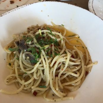 Storico Spaghetteria - Linguine Anglio e Olio - Tuscan Near Me - Tustin, California Storico Spaghetteria - Linguine Anglio e Olio - Tuscan Near Me - Tustin, California