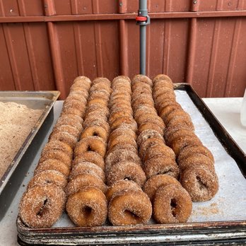 Hilltop Orchards - Apple cider donuts - Wine Tasting Room Near Me - Richmond, Massachusetts