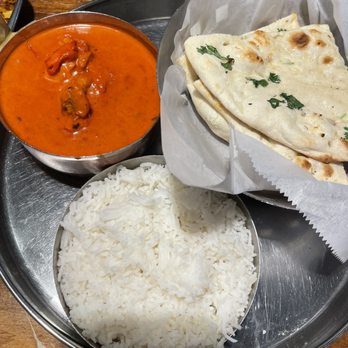 Southern Spice - Butter Chicken & Garlic Naan - Indian Near Me - Irvine, California Southern Spice - Butter Chicken & Garlic Naan - Indian Near Me - Irvine, California