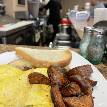 Golden’s - Cheese and sausage omelette - Breakfast & Brunch Near Me - Utica, New York Golden’s - Cheese and sausage omelette - Breakfast & Brunch Near Me - Utica, New York